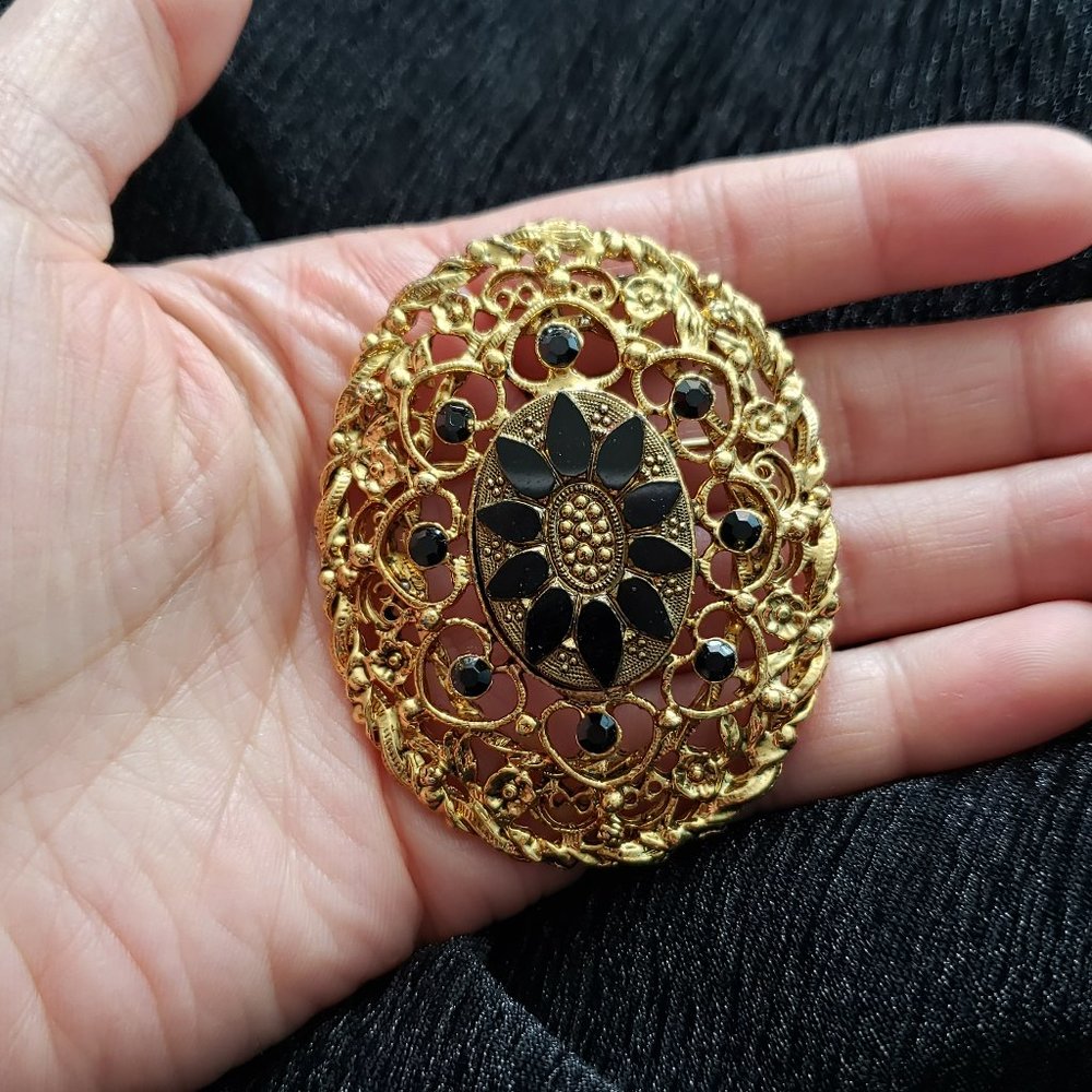 Vintage Large Oval Gold Tone Black Rhinestone Filigree Pin Brooch